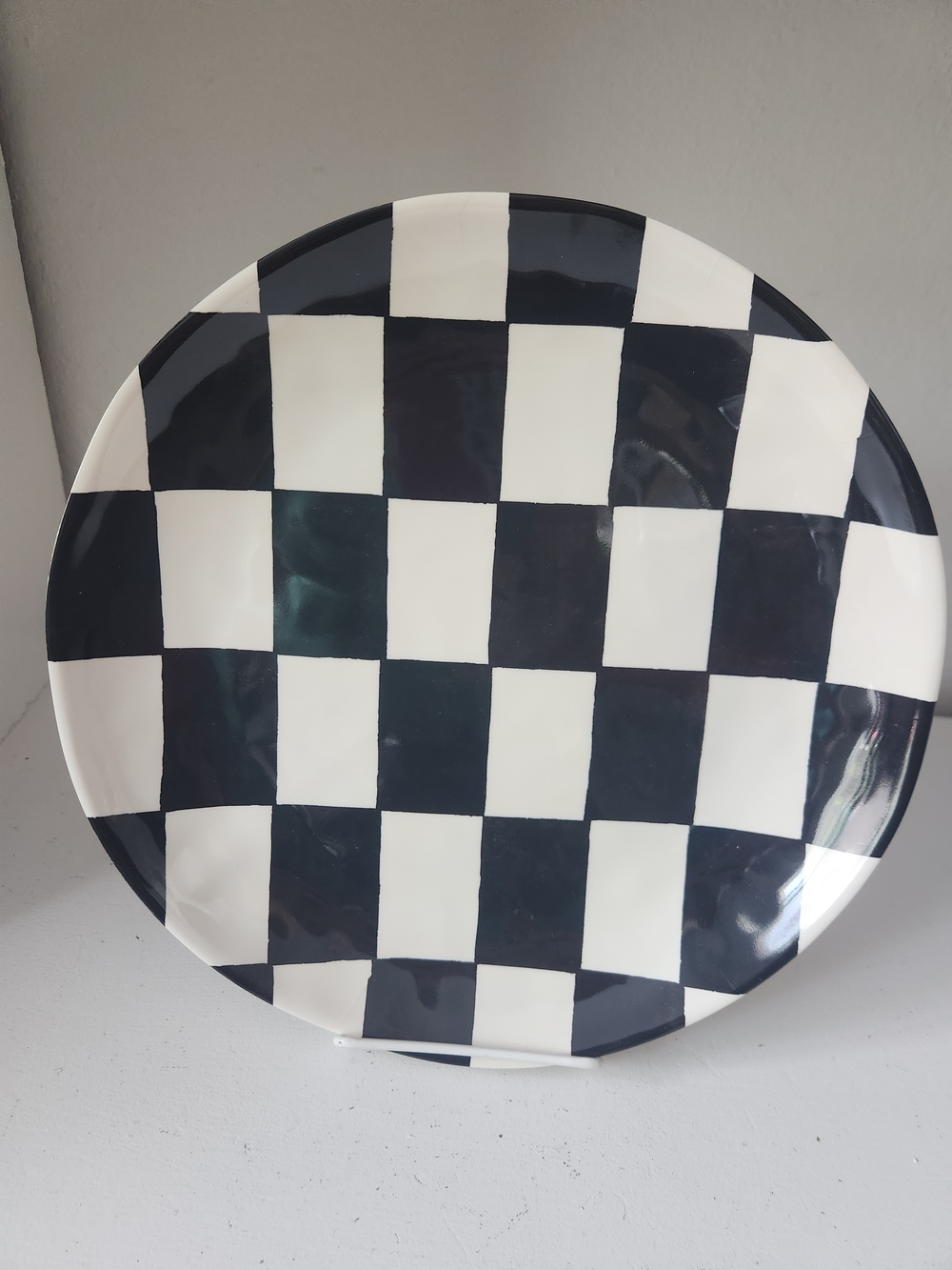 Bella Luxx Black & White Check Melamine Dinner Plates - Set of 4 11 Inches - Picture 2 of 6
